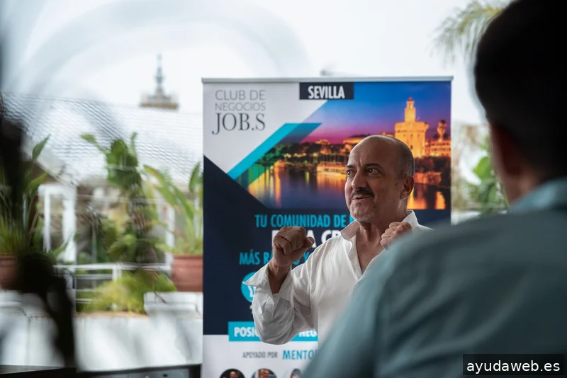 Coach Personal Marco Solobria, Mentor, Hipnólogo y Escritor, especializado en aumentar las ventas y la visibilidad online.