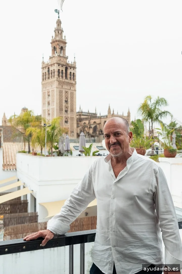 Coach Personal Marco Solobria, Mentor, Hipnólogo y Escritor, especializado en aumentar las ventas y la visibilidad online.