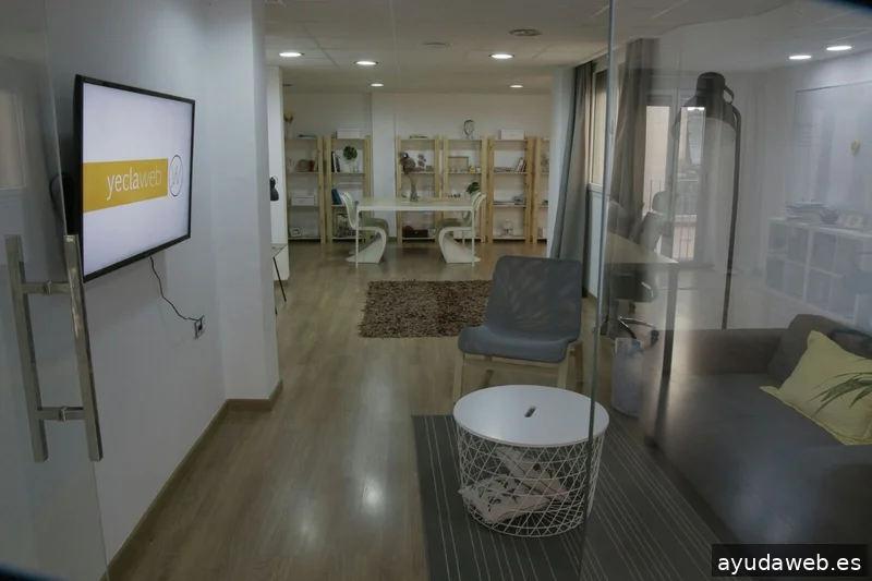 YeclaWeb. Tiendas Online, Páginas Web, Embudos y Redes Sociales