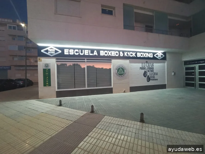 Version Tres | rótulos | carteles | Vinilos | publicidad