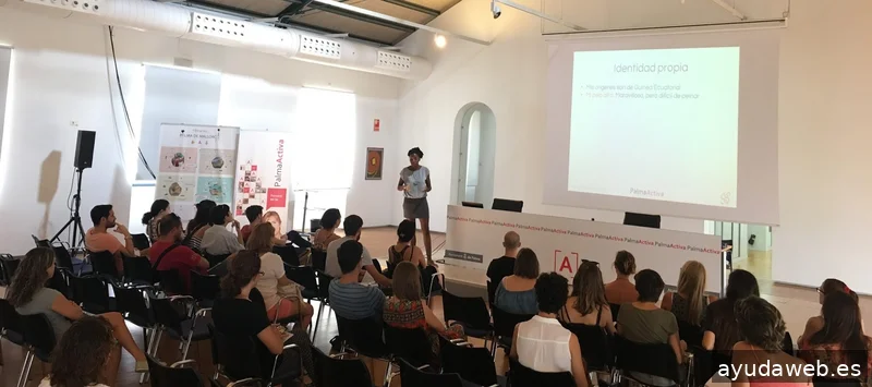 Formación y asesoramiento de redes sociales online y presencial en Mallorca y resto de España | carmenbueloha.com