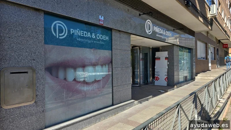 C. de la Zarzuela, 15