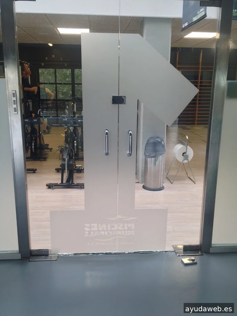 Remarkable · Publicitat / Marketing / disseny gràfic - Producció gràfica - Packaging - Retolació i senyalètica.