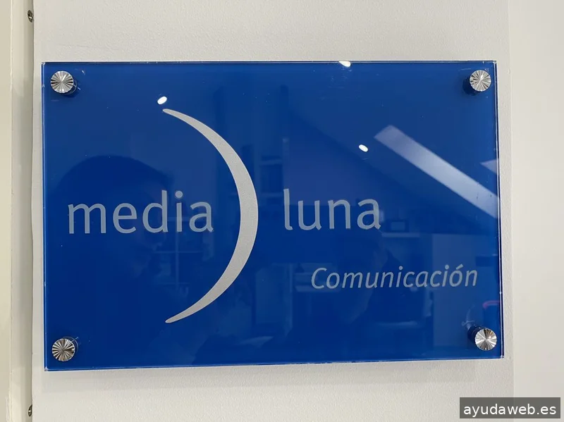 Comunicación y editorial Medialuna