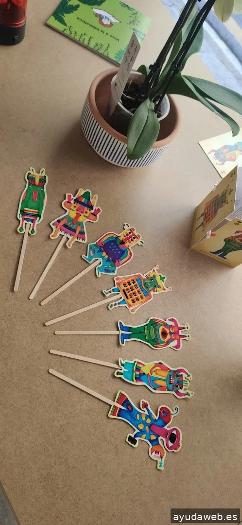 ELENA LOSADA - disseny gràfic, il·lustració, multimèdia, disseny web