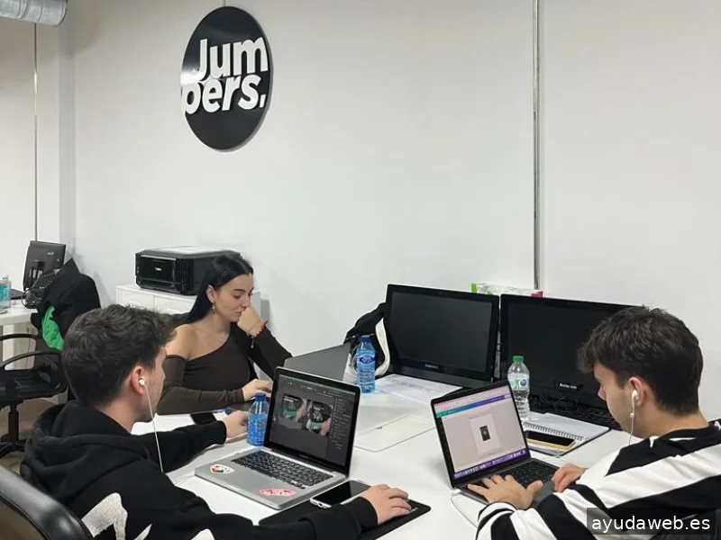 Jumpers Comunicación