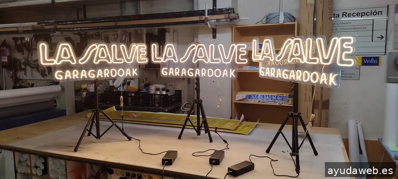 RÓTULOS LUMINOSOS NEÓN JAGUAR Bilbao