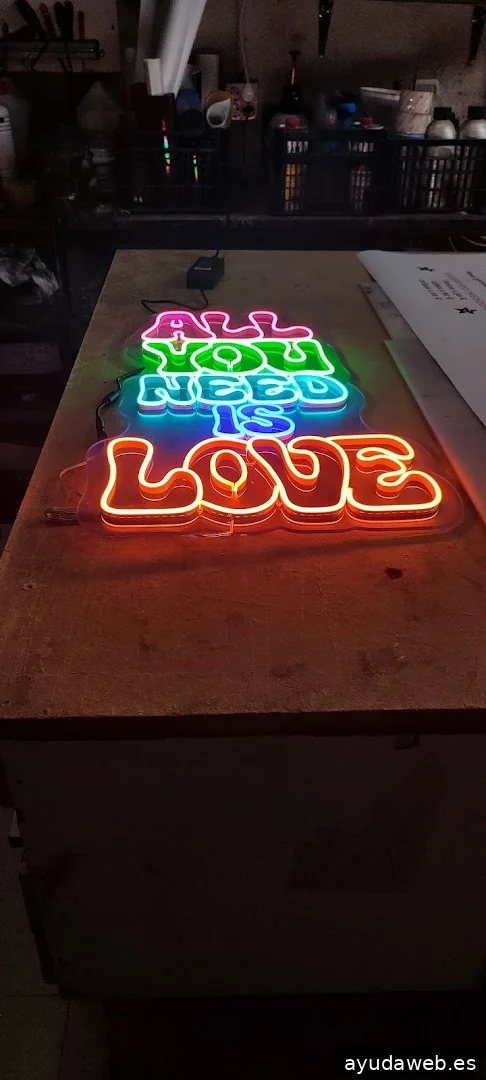 RÓTULOS LUMINOSOS NEÓN JAGUAR Bilbao