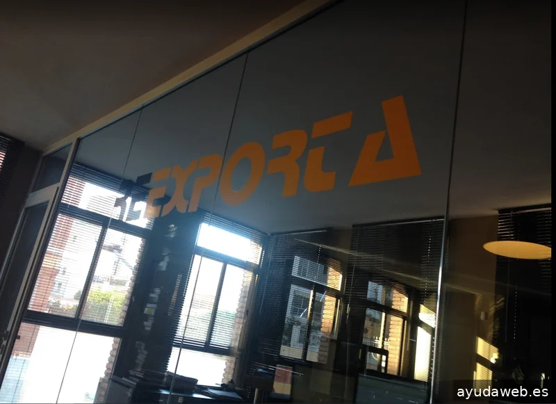 Reexporta
