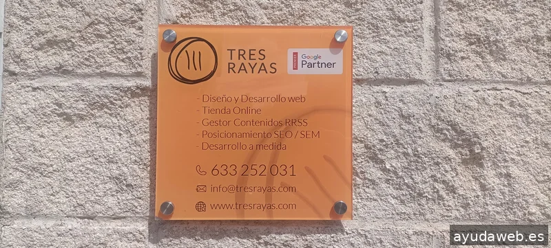 TRES RAYAS COMUNICACIÓN 360º, Desarrollo web y diseño gráfico