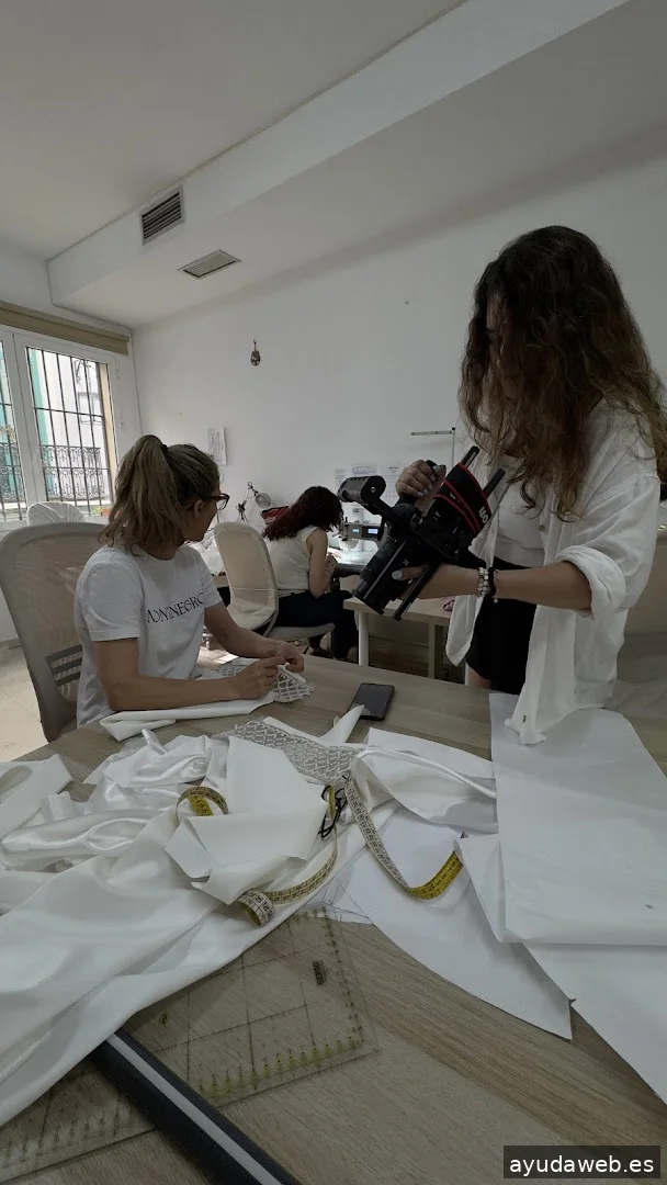 The Random Box · Estudio Creativo Sevilla