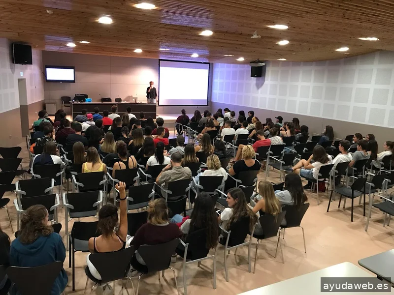 Ester Barqué - Community Manager i Formadora en Xarxes Socials