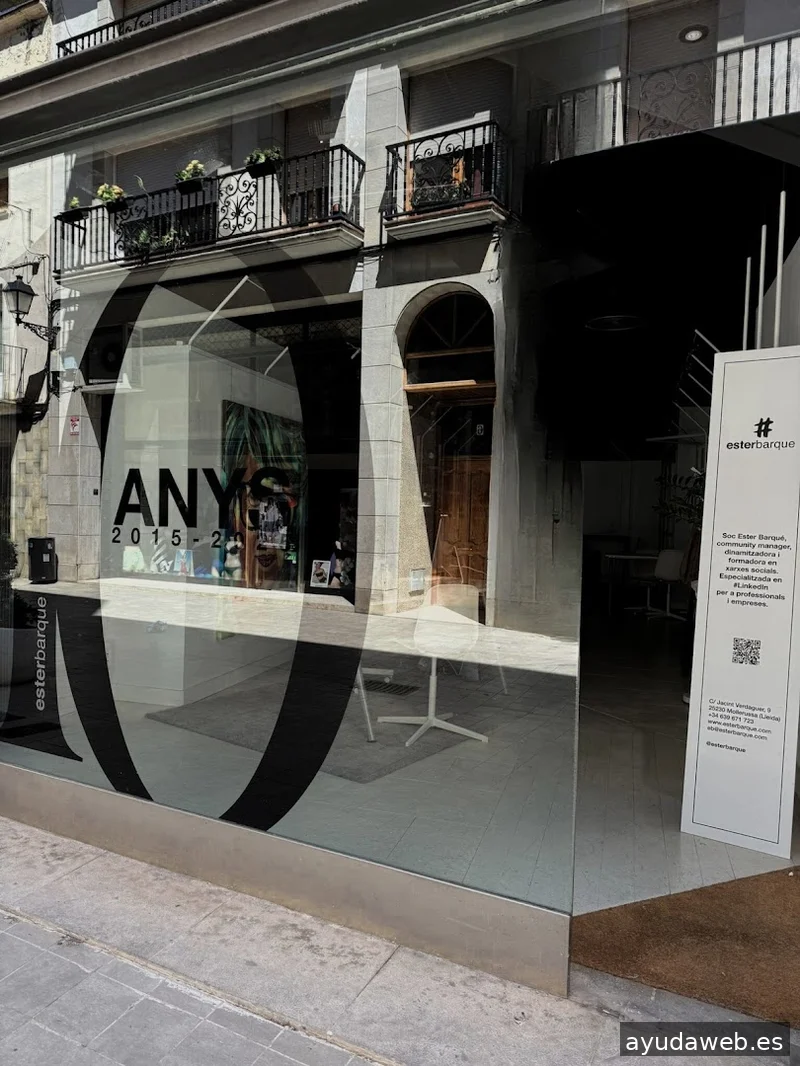 Ester Barqué - Community Manager i Formadora en Xarxes Socials