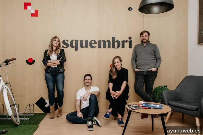 Squembri, Branding & Diseño