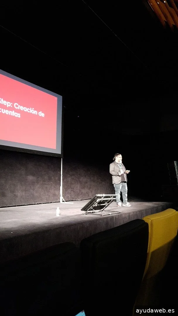 Javier Mendoza (cyxmedia)
