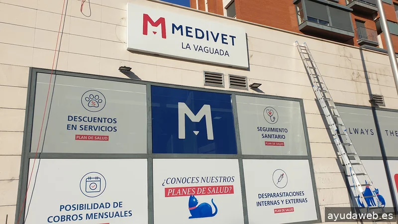 Rótulos y Soluciones Madrid s.l. Letras corpóreas, Carteles