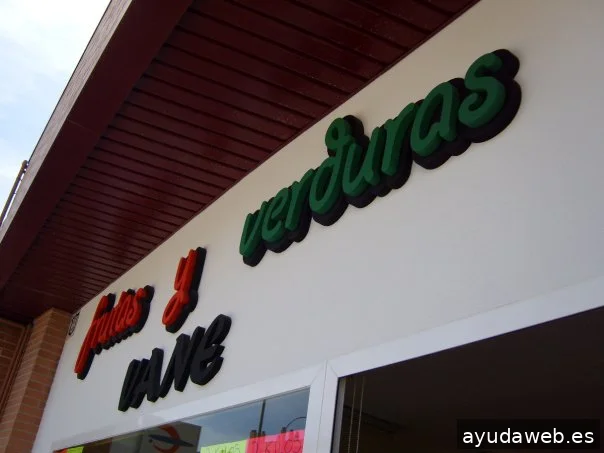 Rótulos Granada Rotulación en vinilo y Luminosos Kuyata Letras corporeas