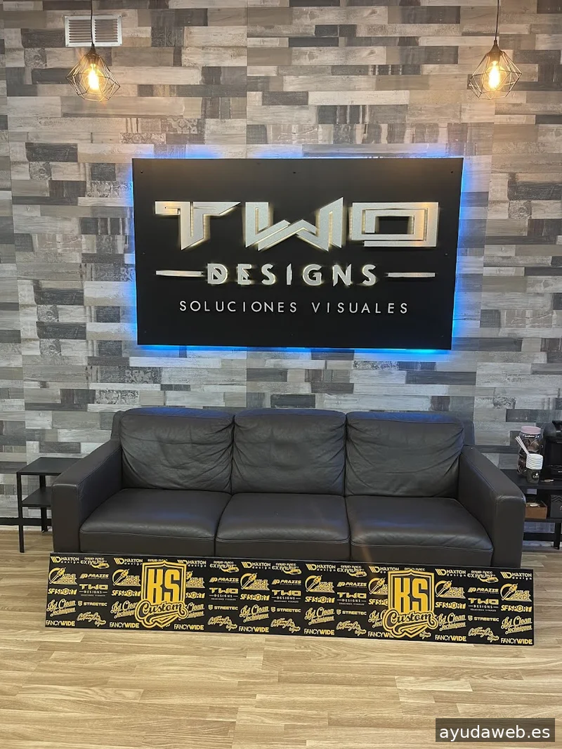Two Designs | Rotulación y diseño gráfico