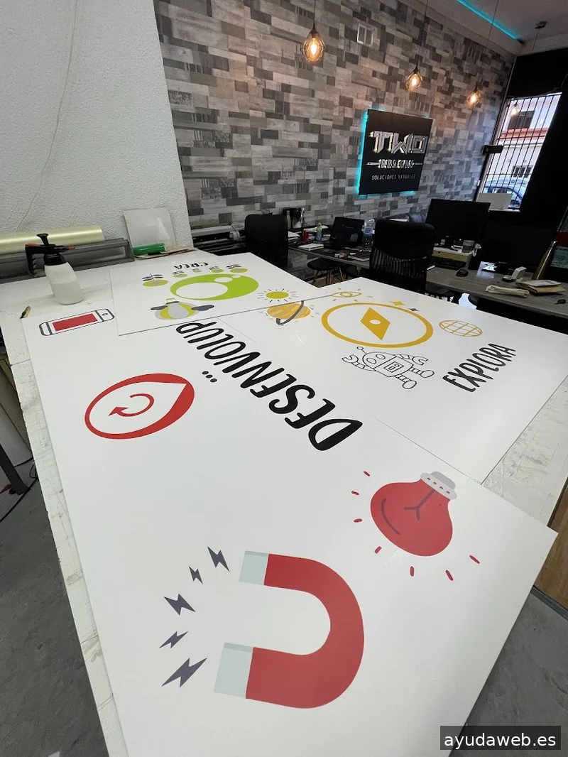 Two Designs | Rotulación y diseño gráfico