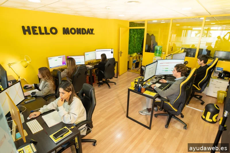 Hello Monday | Agencia de Influencers
