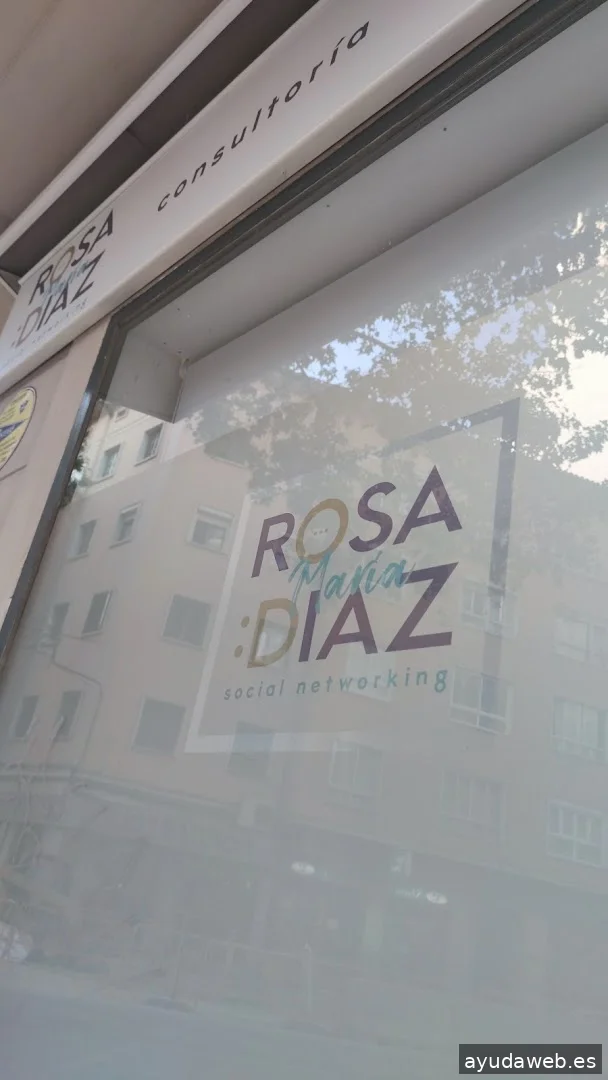 Rosa María Díaz. Consultora y formadora de social media branding. Gestión de redes sociales